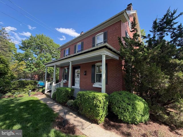 1564 MILLPORT RD, Lancaster, PA 17602