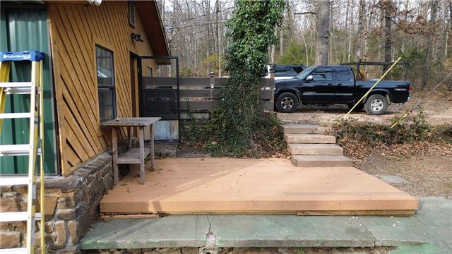 215 Stone Bridge Road, Fayetteville, AR 72701