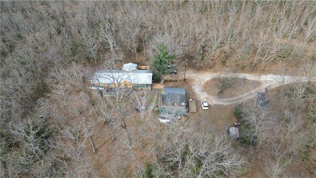 215 Stone Bridge Road, Fayetteville, AR 72701