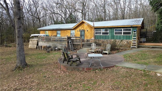 215 Stone Bridge Road, Fayetteville, AR 72701