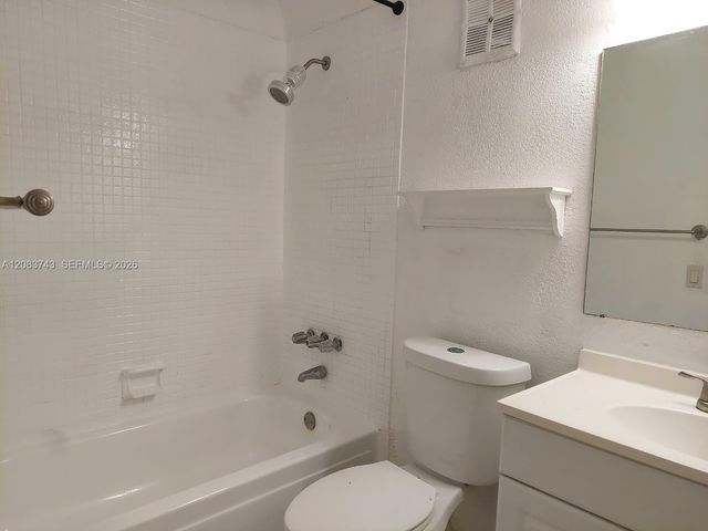 7332 SW 25th Court 12, Davie, FL 33317