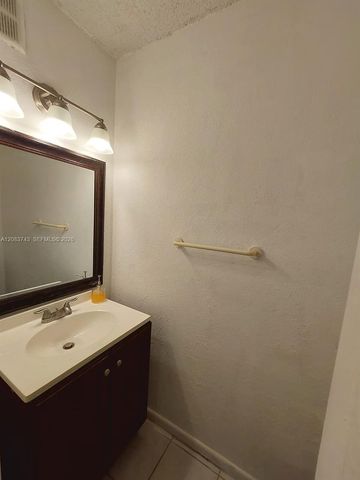 7332 SW 25th Court 12, Davie, FL 33317