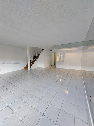 7332 SW 25th Court 12, Davie, FL 33317