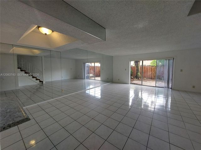 7332 SW 25th Court 12, Davie, FL 33317