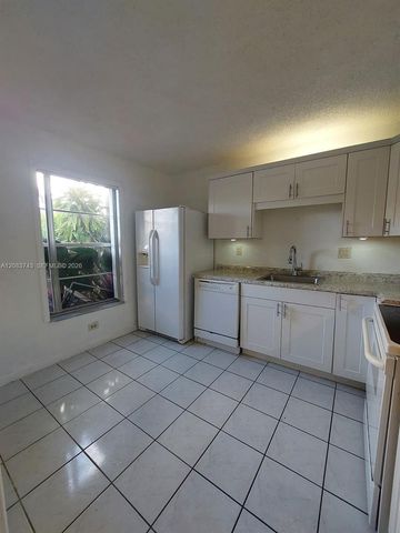 7332 SW 25th Court 12, Davie, FL 33317