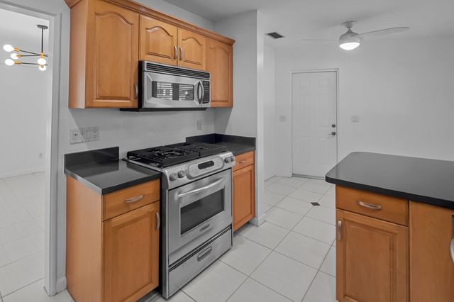 2608 NE 12th Street, Fort Lauderdale, FL 33304