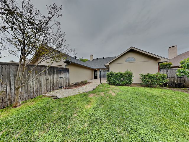 1313 Red Maple Drive, Carrollton, TX 75007