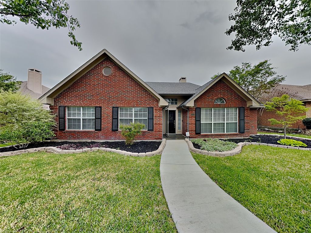 1313 Red Maple Drive, Carrollton, TX 75007