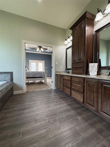 5584 W Grigsby Road, Vidor, TX 77662