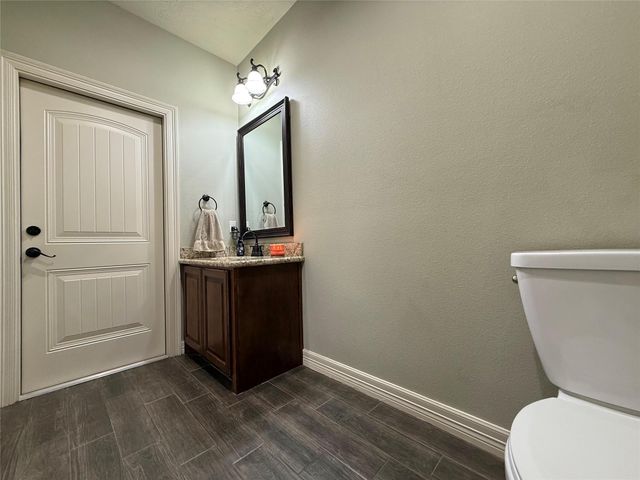 5584 W Grigsby Road, Vidor, TX 77662