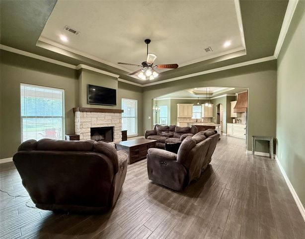 5584 W Grigsby Road, Vidor, TX 77662