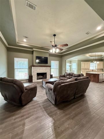 5584 W Grigsby Road, Vidor, TX 77662