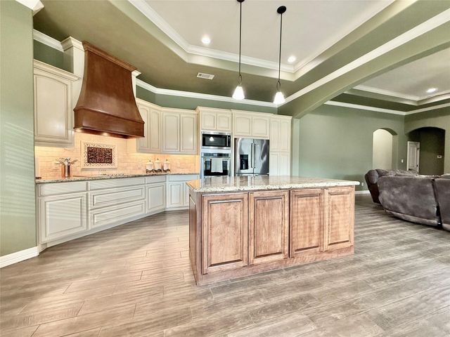 5584 W Grigsby Road, Vidor, TX 77662