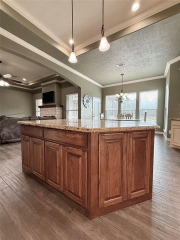 5584 W Grigsby Road, Vidor, TX 77662