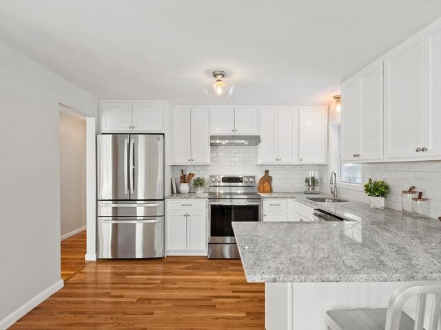 119 Van Norden Rd, Reading, MA 01867