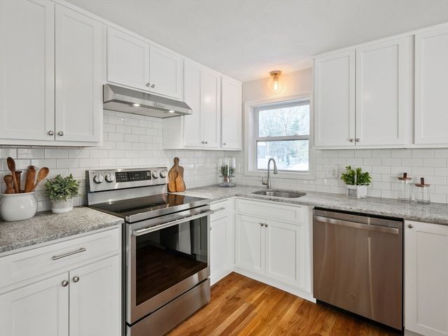 119 Van Norden Rd, Reading, MA 01867