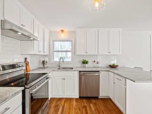 119 Van Norden Rd, Reading, MA 01867