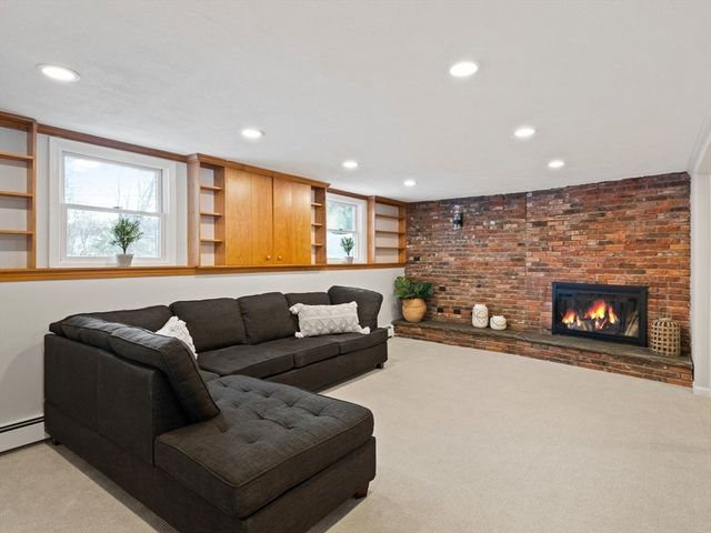 119 Van Norden Rd, Reading, MA 01867