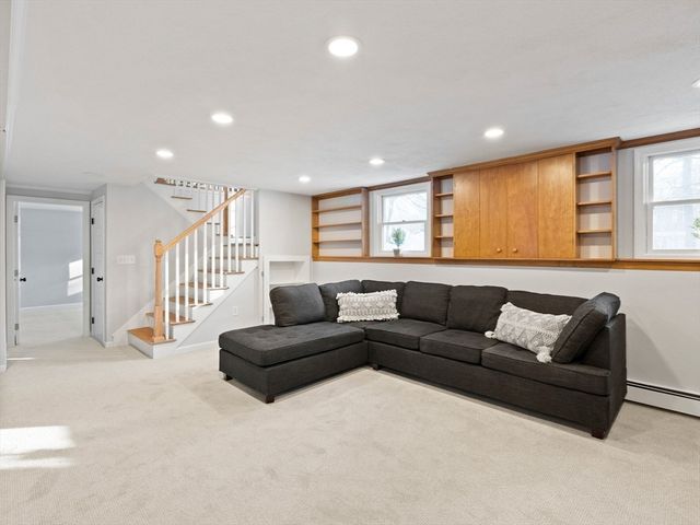 119 Van Norden Rd, Reading, MA 01867