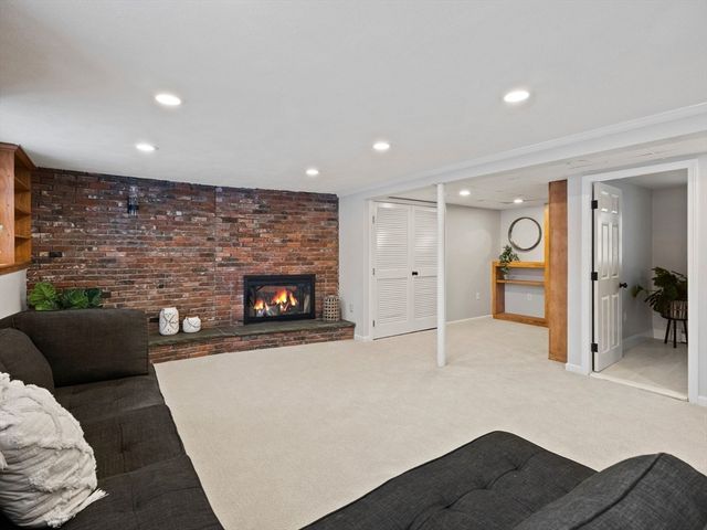 119 Van Norden Rd, Reading, MA 01867