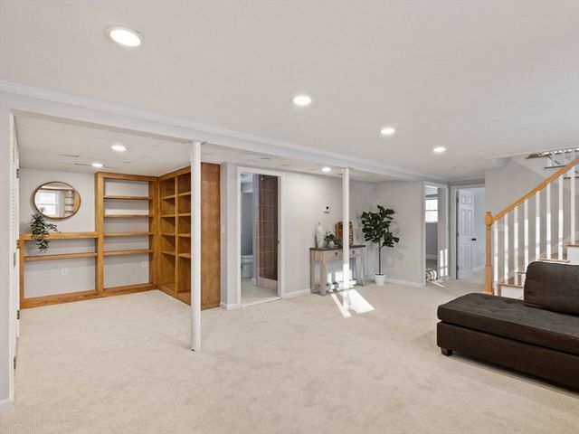 119 Van Norden Rd, Reading, MA 01867