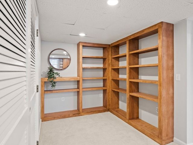 119 Van Norden Rd, Reading, MA 01867