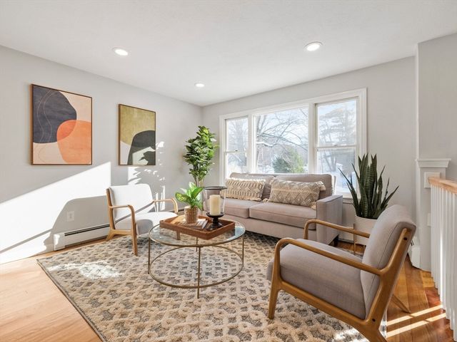 119 Van Norden Rd, Reading, MA 01867