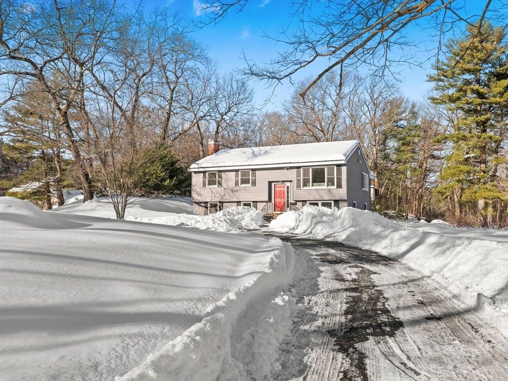 119 Van Norden Rd, Reading, MA 01867