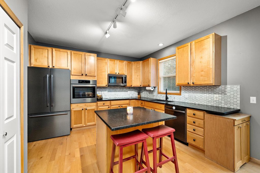 6622 Ashton Circle, Shakopee, MN 55379 — photo 2