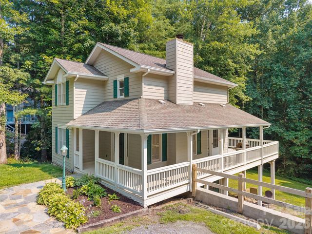 218 Junaluska Oaks Drive, Waynesville, NC 28786