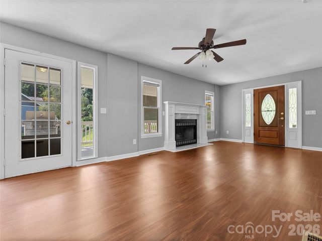 218 Junaluska Oaks Drive, Waynesville, NC 28786