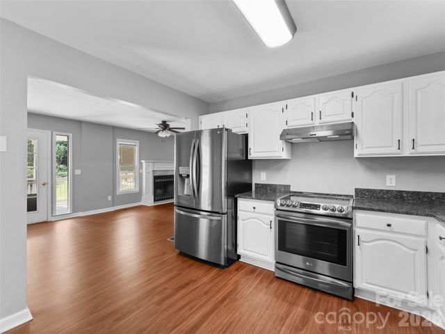218 Junaluska Oaks Drive, Waynesville, NC 28786