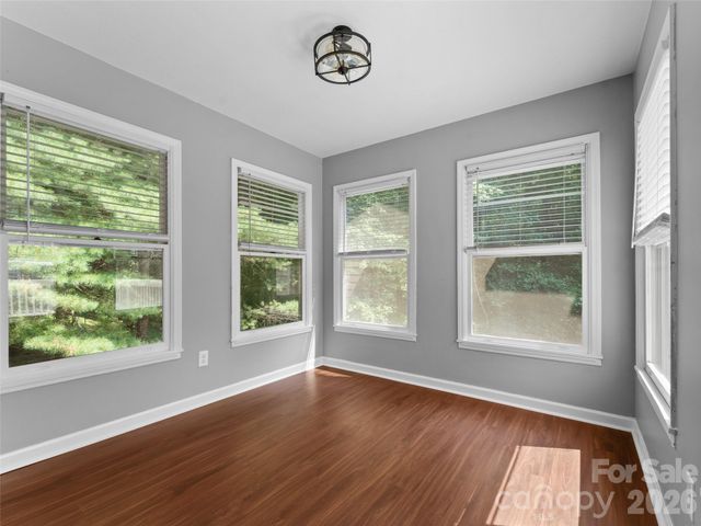 218 Junaluska Oaks Drive, Waynesville, NC 28786