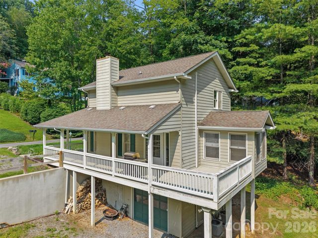 218 Junaluska Oaks Drive, Waynesville, NC 28786