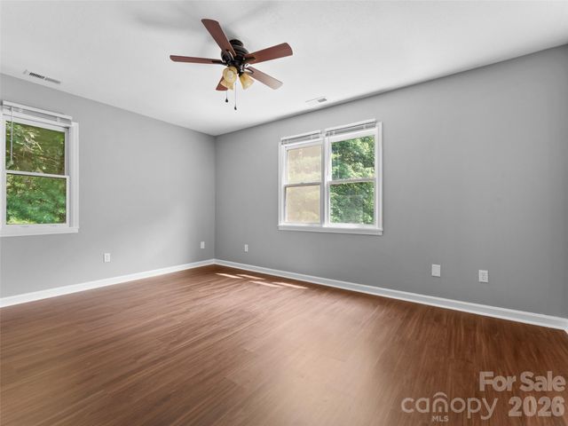 218 Junaluska Oaks Drive, Waynesville, NC 28786