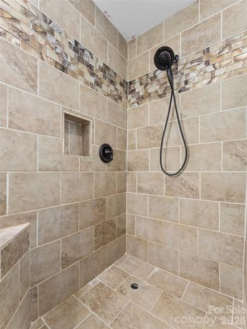 218 Junaluska Oaks Drive, Waynesville, NC 28786