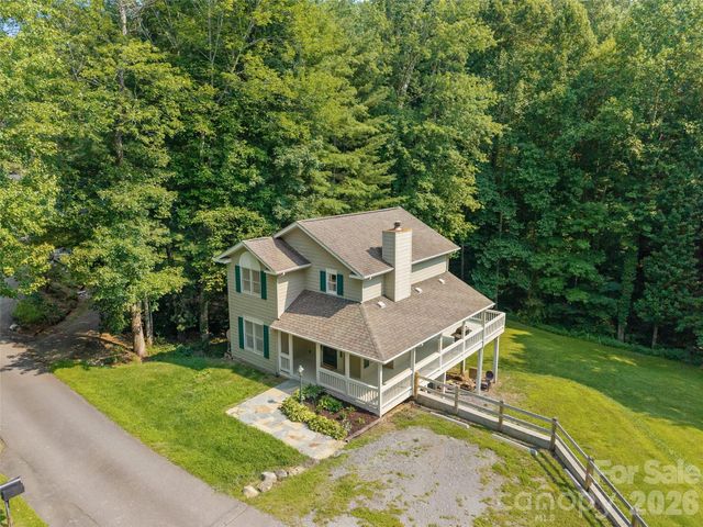 218 Junaluska Oaks Drive, Waynesville, NC 28786