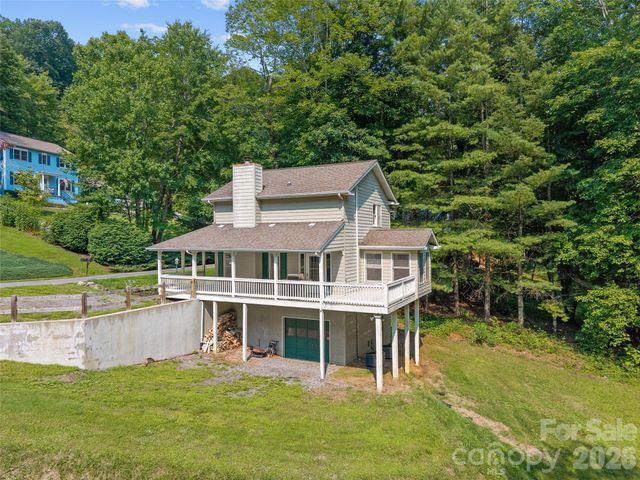 218 Junaluska Oaks Drive, Waynesville, NC 28786