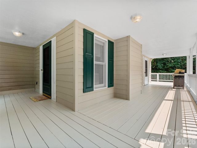 218 Junaluska Oaks Drive, Waynesville, NC 28786