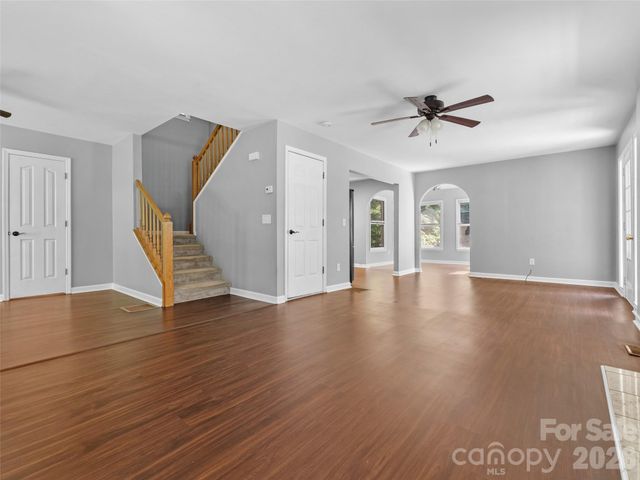 218 Junaluska Oaks Drive, Waynesville, NC 28786