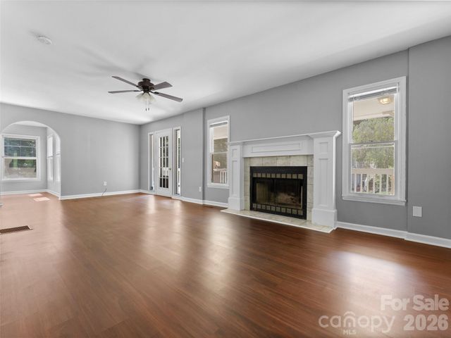 218 Junaluska Oaks Drive, Waynesville, NC 28786
