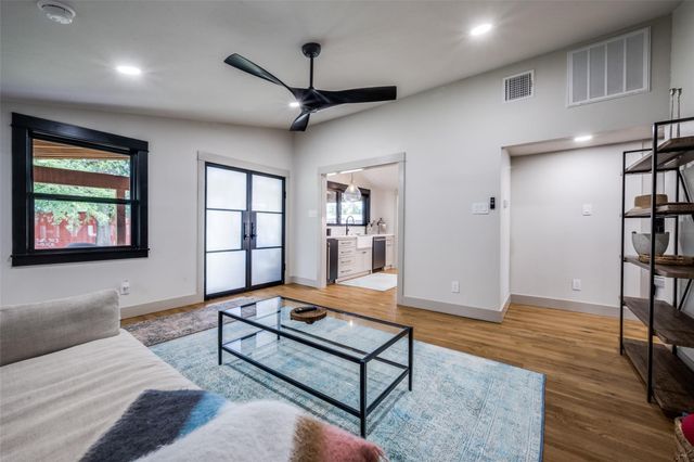 203 Evans Street, Lake Bridgeport, TX 76426