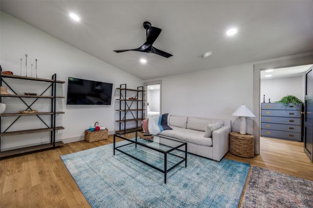 203 Evans Street, Lake Bridgeport, TX 76426