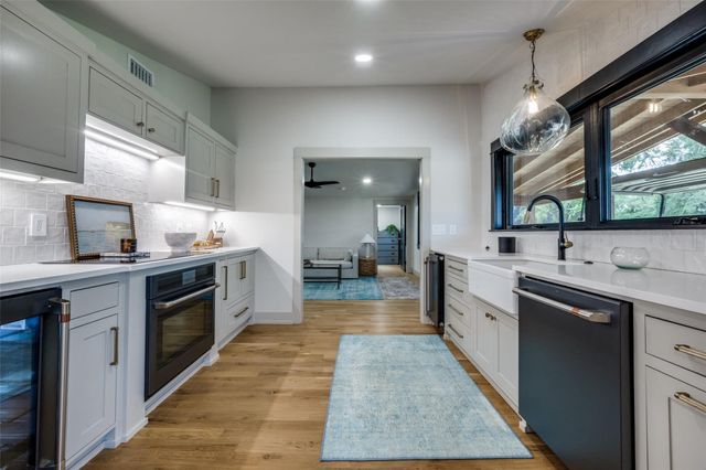 203 Evans Street, Lake Bridgeport, TX 76426