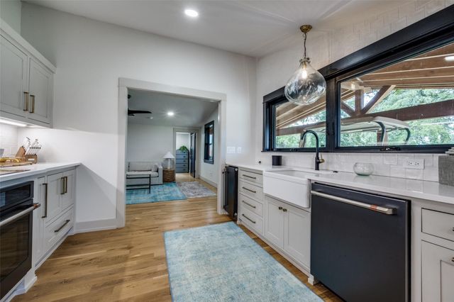 203 Evans Street, Lake Bridgeport, TX 76426