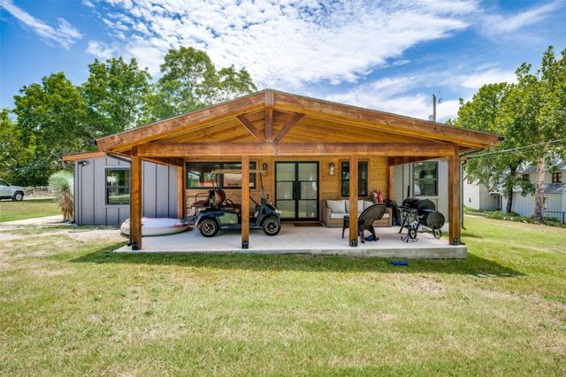 203 Evans Street, Lake Bridgeport, TX 76426