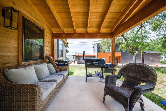 203 Evans Street, Lake Bridgeport, TX 76426