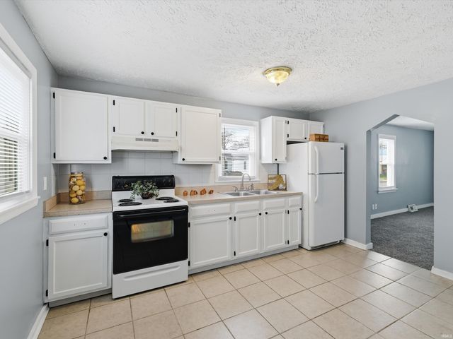 1401 Jackson Avenue, Evansville, IN 47714