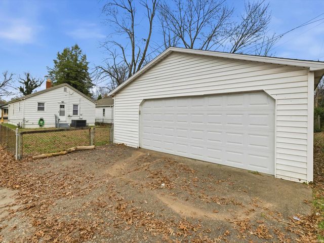 1401 Jackson Avenue, Evansville, IN 47714