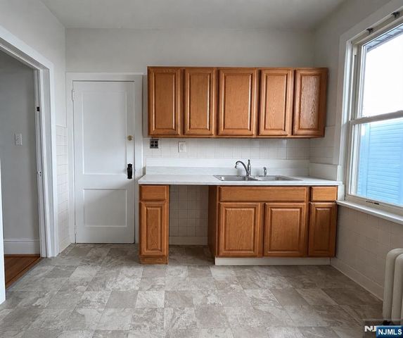 234 Brook Avenue 2, Passaic, NJ 07055